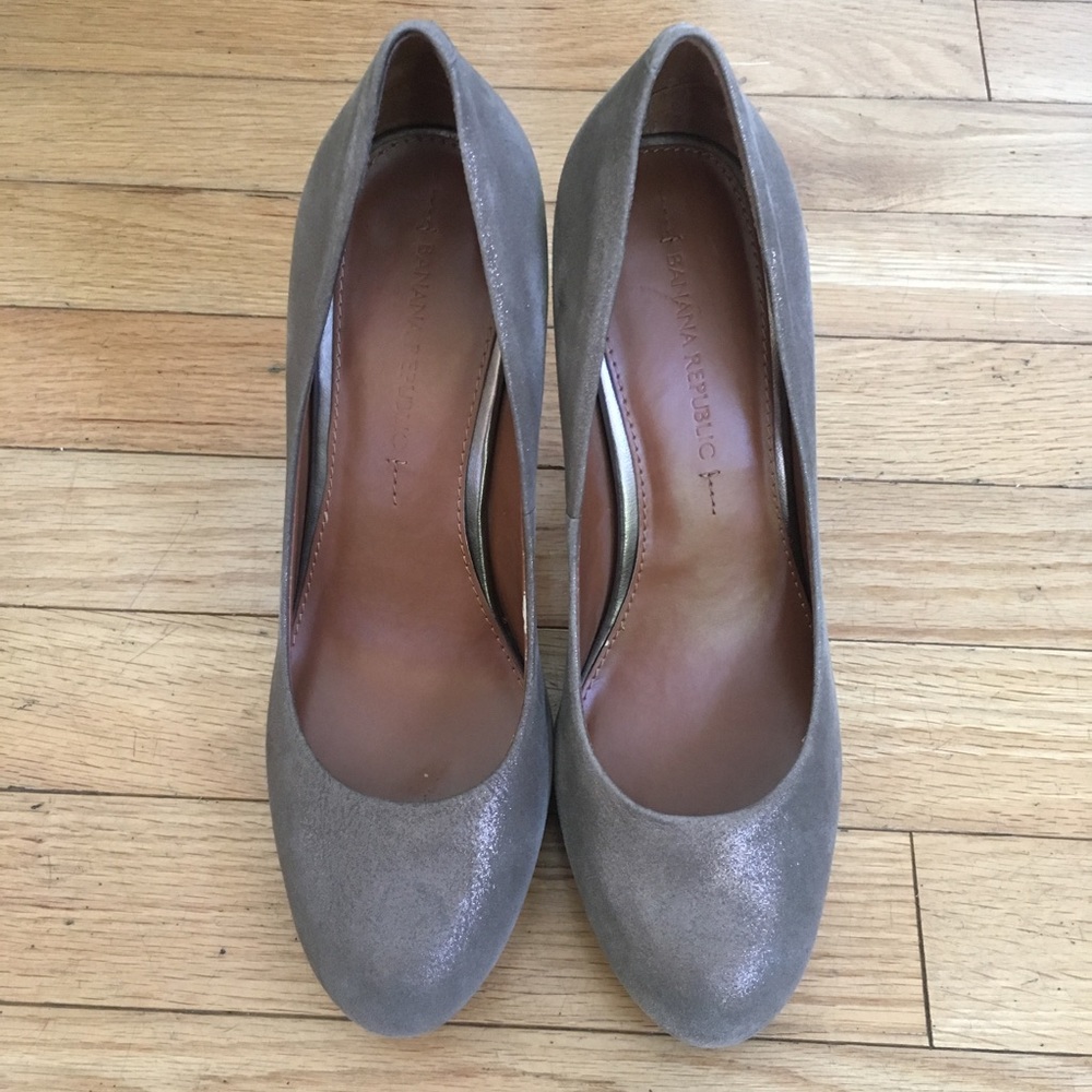 Banana Republic Shimmer Effect Heels Size 7